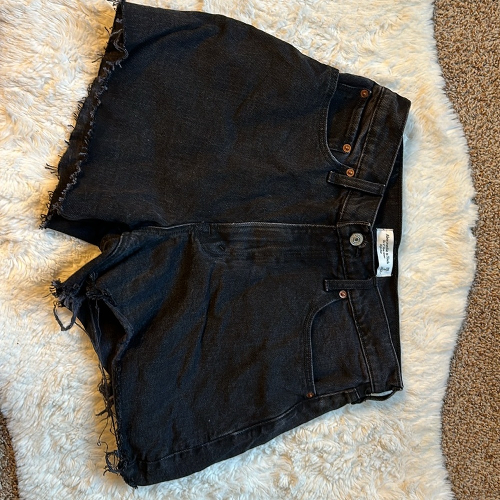 NWOT Abercrombie The 4” Mom Short High Rise CURVY